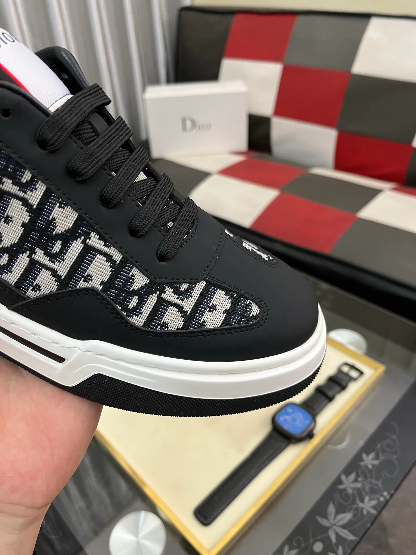 Men's men's shoes 💰420⌚️⌚️[Dior] 25ss new product B01 moral training shoes. The toe size design is a bit wider. The upper foot comfort is perfect. The threads are beautiful. Perfectly adaptable to trousers. Decorated with various classic details. Ideal for daily styling. Can be matched with various casual items to create exquisite looks. Fabric: First layer cowhide/lining sheepskin TPU original outsole Code number: 38-443️⃣Colors available